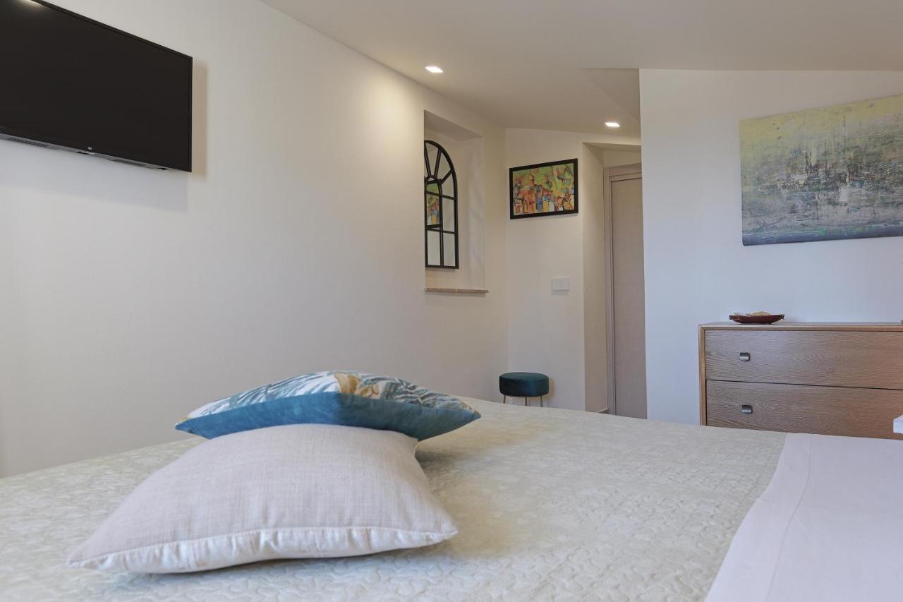 Mareli Suites San Leone Bagian luar foto